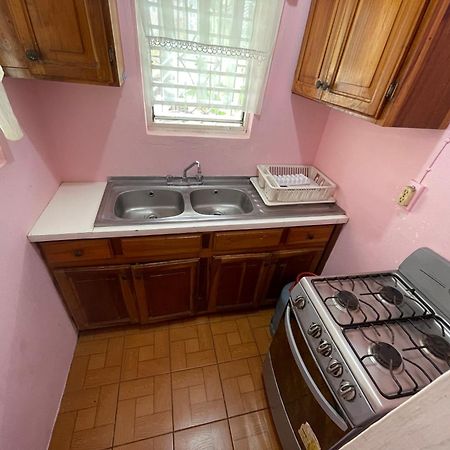 אוצ'ו ריוס Little Shaw Park Guest House מראה חיצוני תמונה