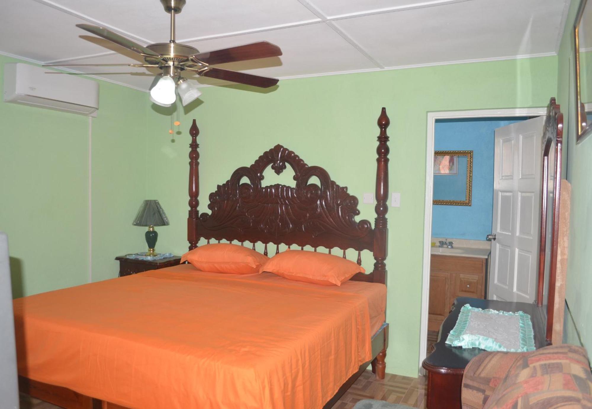 אוצ'ו ריוס Little Shaw Park Guest House מראה חיצוני תמונה