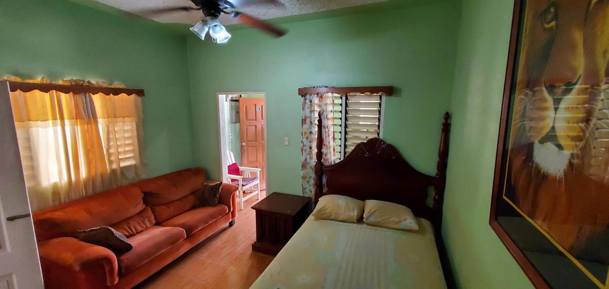 אוצ'ו ריוס Little Shaw Park Guest House מראה חיצוני תמונה
