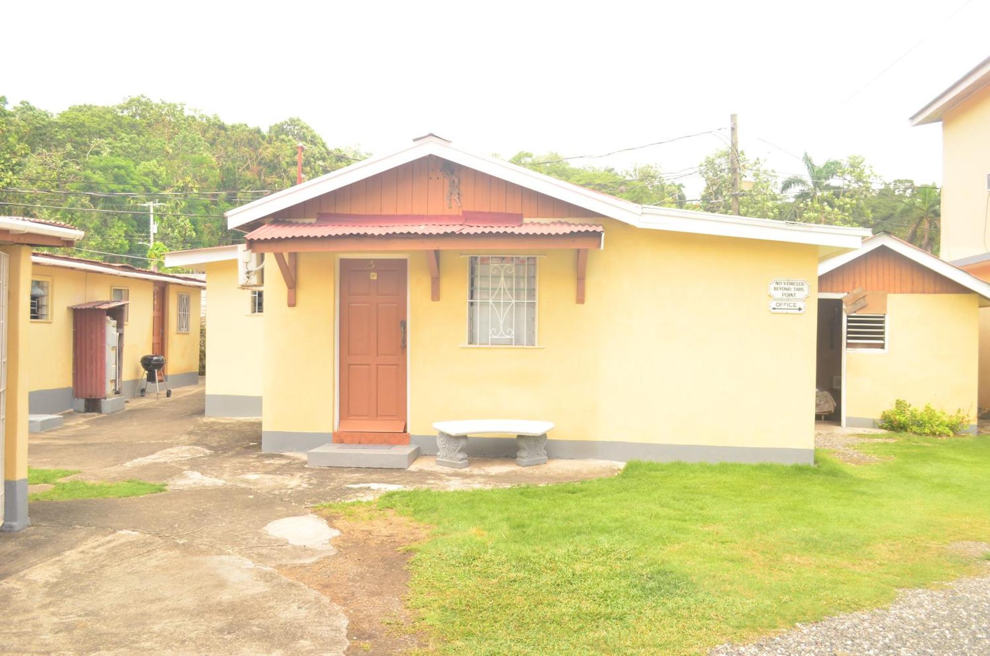 אוצ'ו ריוס Little Shaw Park Guest House מראה חיצוני תמונה