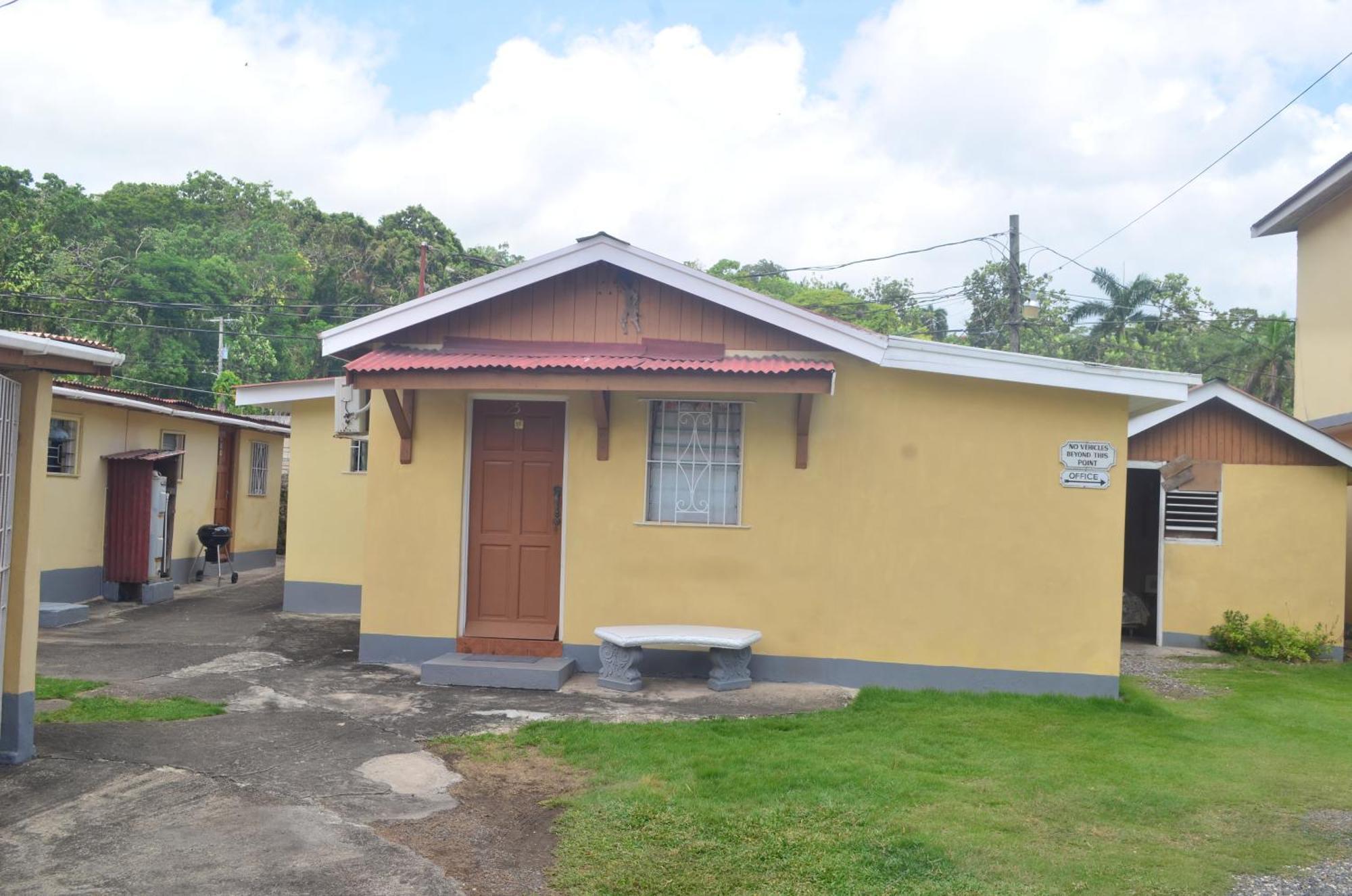 אוצ'ו ריוס Little Shaw Park Guest House מראה חיצוני תמונה